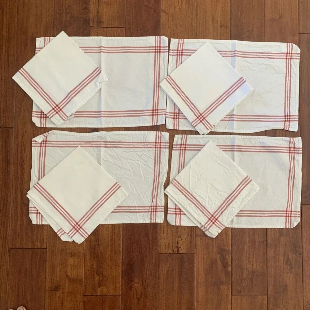 SUR LA TABLE Set of four Cotton Placemats & Napkins Red White French Country